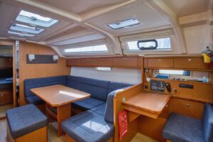 2015 Bavaria Cruiser 41 sailing yacht for sale - photo 3