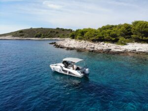 2015 Beneteau Flyer 6 motor yacht for sale - photo 11