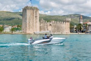 2015 Beneteau Flyer 6 motor yacht for sale - photo 19