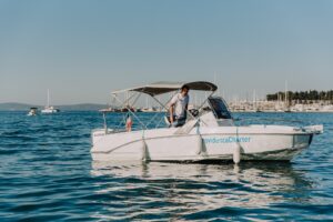 2015 Beneteau Flyer 6 motor yacht for sale - photo 5