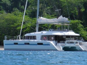 2015 Lagoon 620 catamaran for sale - Ship / few / back / portside