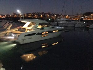2016 Bavaria Sport 450 HT motor yacht for sale - photo 12