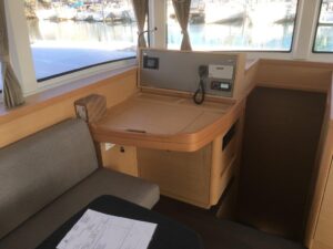 2016 Lagoon 42 catamaran for sale - Salon / navigation