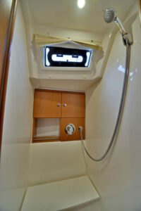 2017 Bavaria 46 Cruiser sailing yacht for sale - photo 3