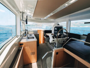 2017 Bavaria E40 Fly motor yacht for sale - photo 2