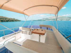 2017 Bavaria E40 Fly motor yacht for sale - photo 9