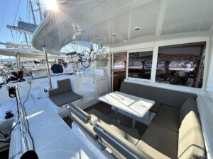 2017 Lagoon 400 S2 catamaran for sale - photo 2