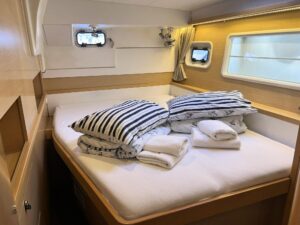 2017 Lagoon 400 S2 catamaran for sale - photo 3
