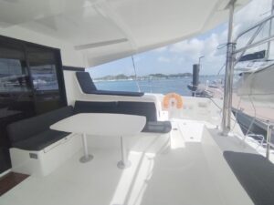 2017 Lagoon 42 catamaran for sale - Lounge