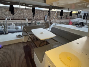 2017 Lagoon 450 Fly catamaran for sale - Interior image