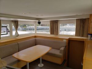 2017 Lagoon 450 Sport catamaran for sale - Salon 1