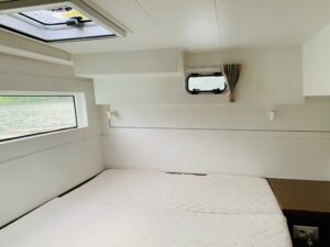 2018 Lagoon 40 catamaran for sale - Cabin
