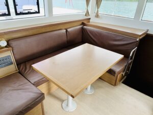 2018 Lagoon 40 catamaran for sale - Salon 2
