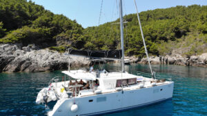 2018 Lagoon 450 Fly catamaran for sale - photo 2