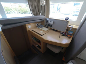 2018 Lagoon 450 Fly catamaran for sale - photo 9