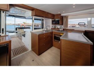 2018 Lagoon 450 catamaran for sale - Interior image