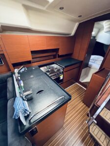 2019 Hanse 458 sailing yacht for sale - photo 9