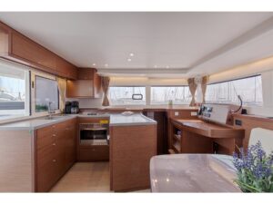 2019 Lagoon 450 Fly catamaran for sale - Interior image