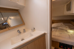2019 Oceanis 45 sailing yacht for sale - Toilet