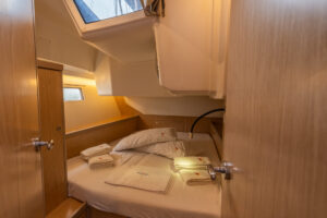 2019 Oceanis 45 sailing yacht for sale - Cabin