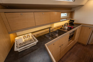 2019 Oceanis 45 sailing yacht for sale - Dinette