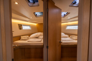 2019 Oceanis 45 sailing yacht for sale - Cabin