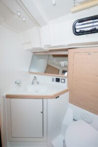 2019 Oceanis 46.1 sailing yacht for sale - bagno