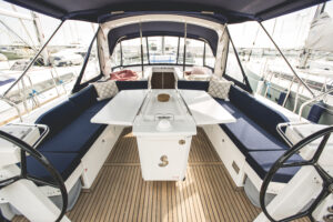 2019 Oceanis 51.1 sailing yacht for sale - pozzetto