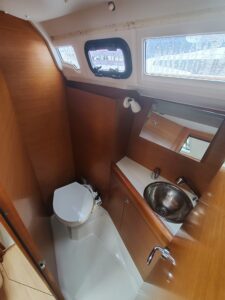 2019 Sun Odyssey 349 sailing yacht for sale - photo 10