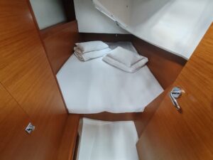 2019 Sun Odyssey 349 sailing yacht for sale - photo 6