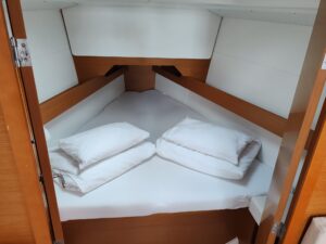 2019 Sun Odyssey 349 sailing yacht for sale - photo 9