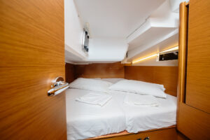 2019 Sun Odyssey 490 sailing yacht for sale - cabina