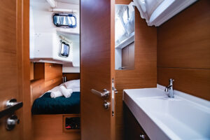 2019 Sun Odyssey 519 sailing yacht for sale - photo 10