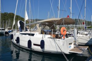 2020 Dufour 390 Grand Large sailing yacht for sale - photo 5