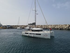 2020 Lagoon 40 catamaran for sale - photo 7