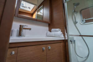 2020 Lagoon 52F catamaran for sale - Cabin