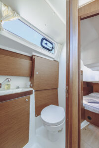 2020 Oceanis 38.1 sailing yacht for sale - photo 13