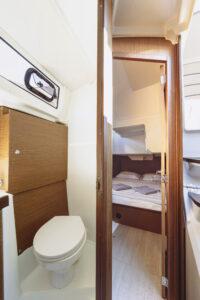 2020 Oceanis 38.1 sailing yacht for sale - photo 4