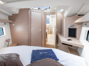 2021 Hanse 418 sailing yacht for sale - photo 2