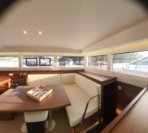 2022 Lagoon 40 catamaran for sale - saloon dinette