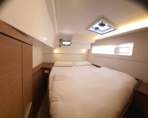 2022 Lagoon 40 catamaran for sale - photo 5