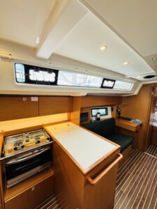 2024 Bavaria C38 sailing yacht for sale - photo 4