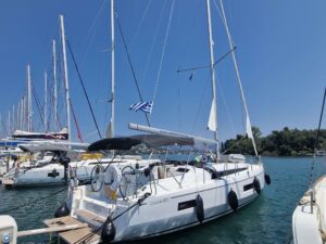 2024 Oceanis 40.1 sailing yacht for sale - photo 2
