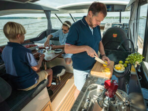 2025 Marex 330 motor yacht for sale - Marex 330 SCA